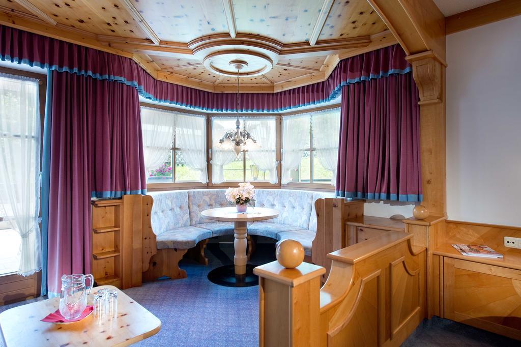Hotel Bergland Lermoos Ruang foto