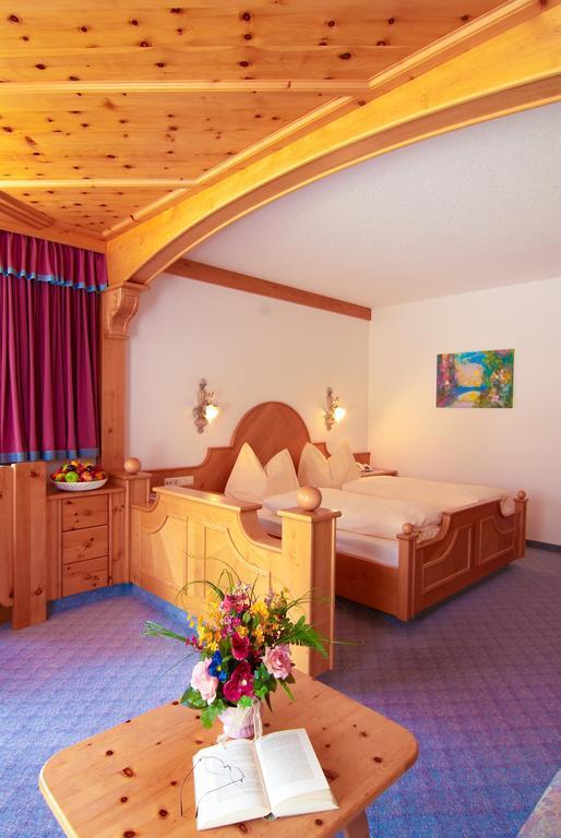 Hotel Bergland Lermoos Ruang foto