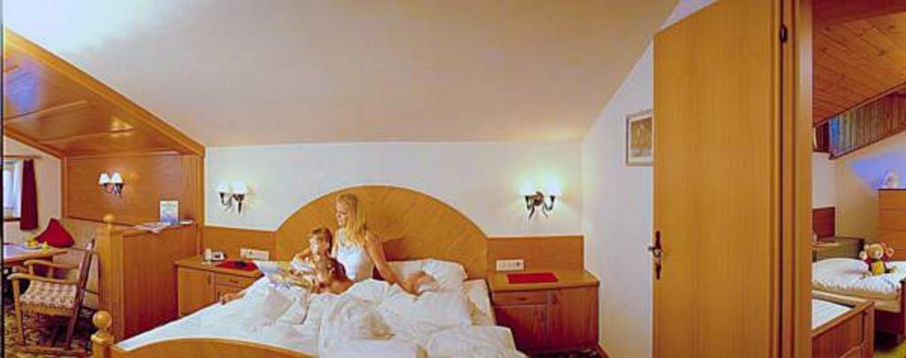 Hotel Bergland Lermoos Bagian luar foto